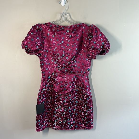 NWT Lulu’s Always Decadent Magenta Ditsy Floral Brocade Puff Sleeve Dress Small - Picture 5 of 16